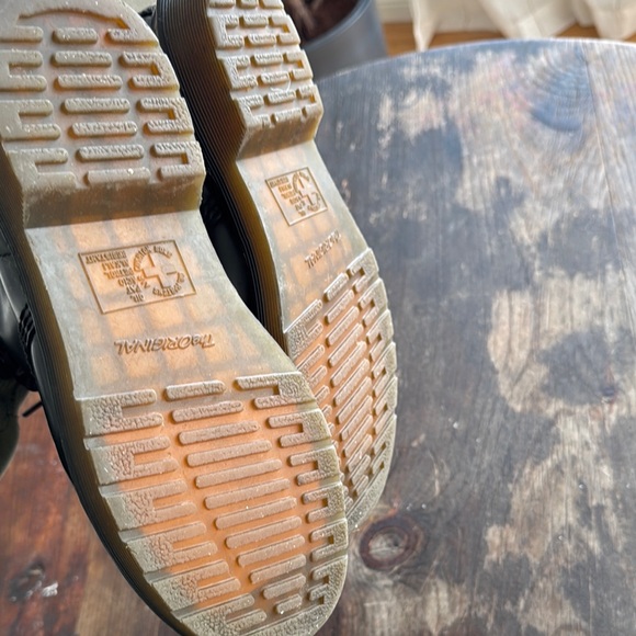 Dr. Martens Black Leather Boots Sz 9 - Picture 5 of 5